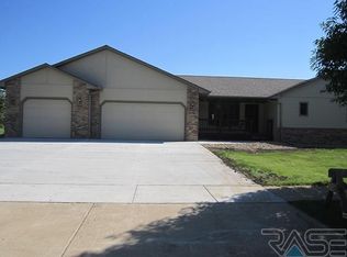 1100 Heritage Dr, Madison, SD 57042