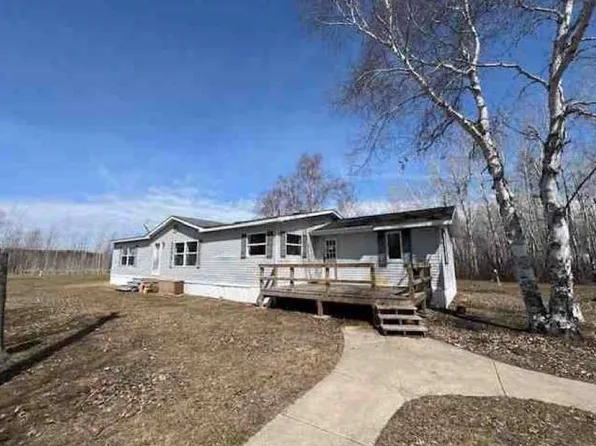 58073 372nd St, Warroad, MN 56763