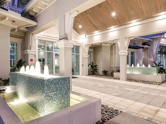 Explore the Driftwood Club