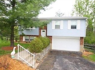 8983 Palomar Dr, Cincinnati, OH 45251