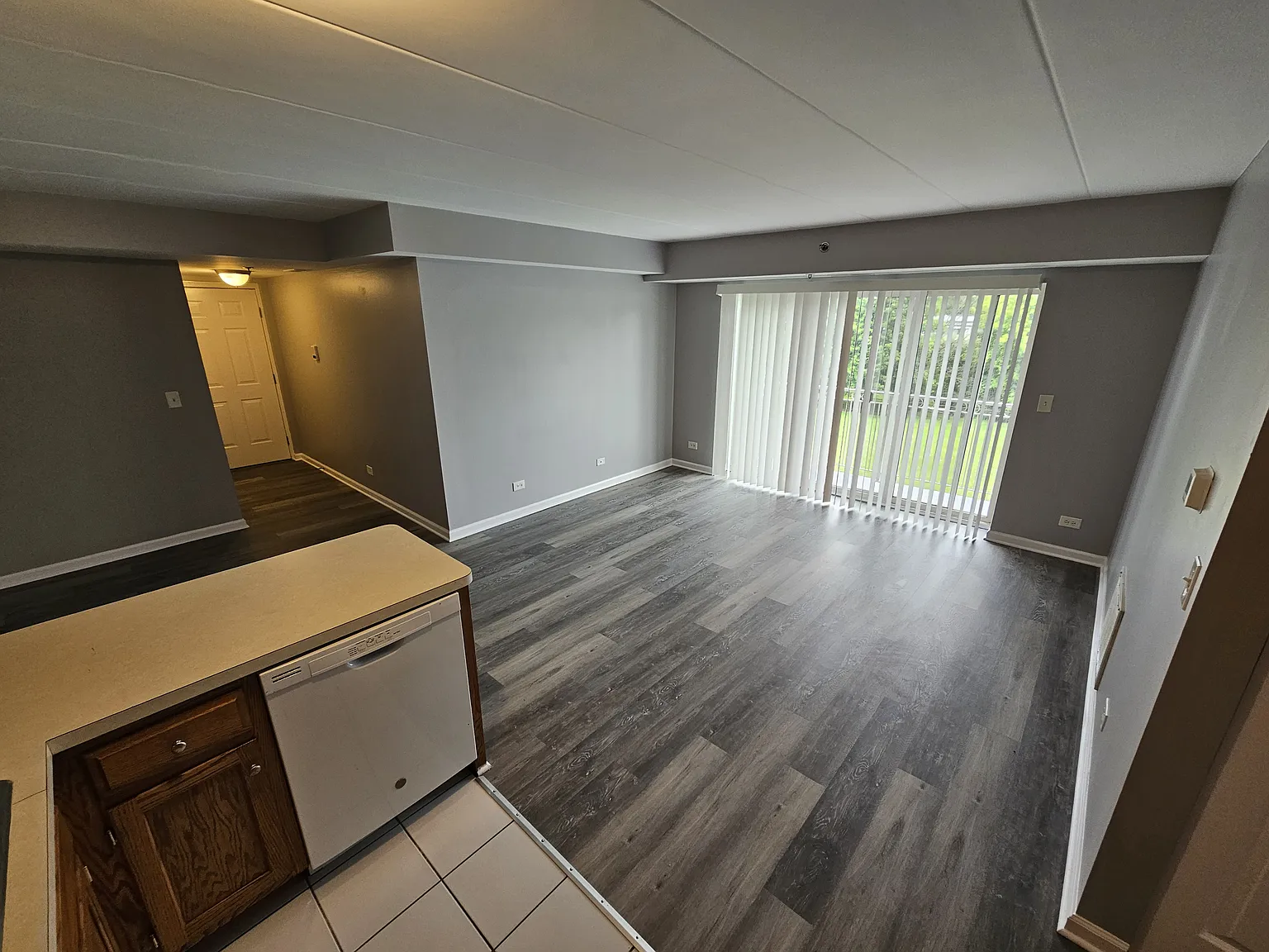 2 bed, 800 sqft, $2,000 — Photo 1