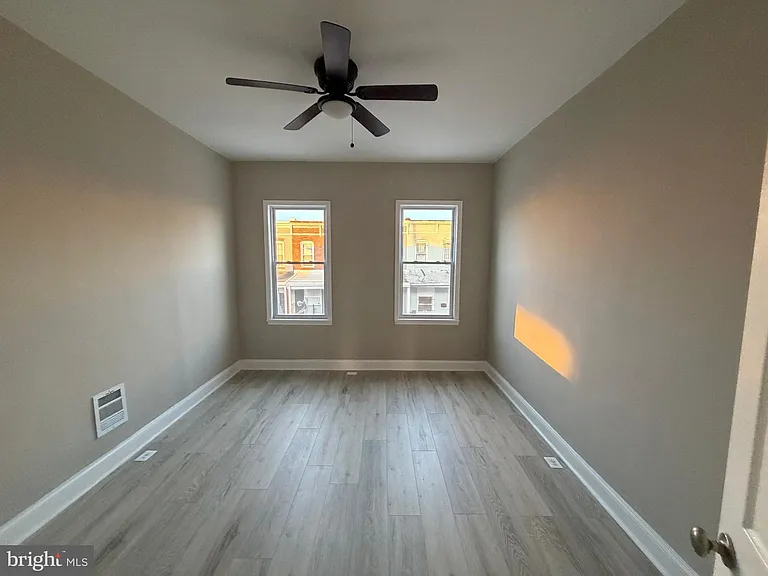 718 N Curley St — Photo 11