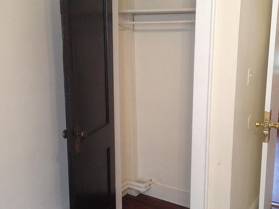 3rd image of 612 Sanford Ave
