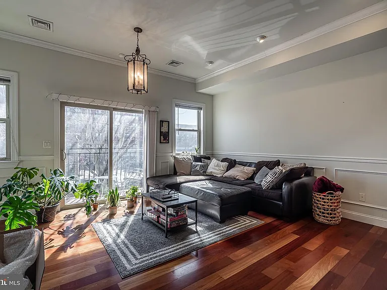 329 W Girard Ave #2 — Photo 4