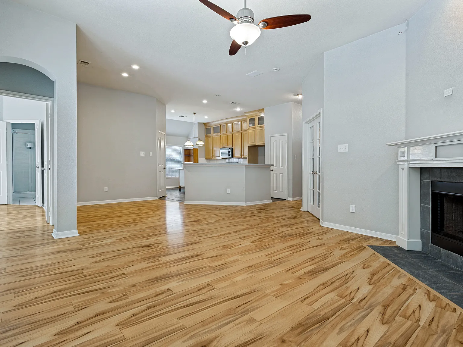 3 bed, 1628 sqft, $2,150 — Photo 4