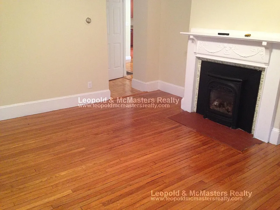 62 Maple St #1