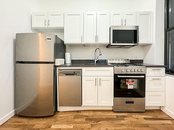 3rd image of 676 Grand St APT 2