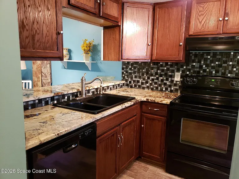2981 Sir Hamilton Cir #13 — Photo 7