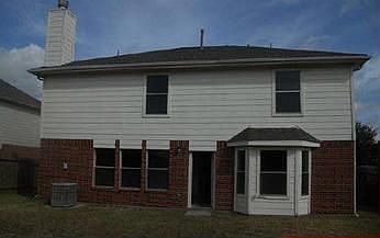 4th image of 802 N Vista Dr