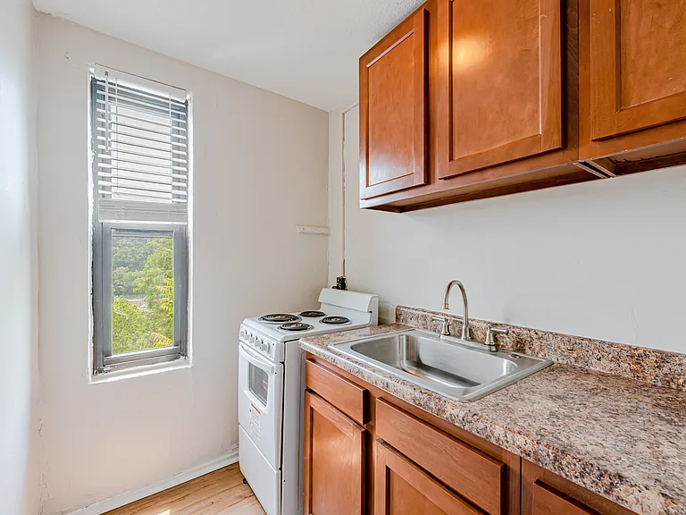 Palm Garden Apartments — Photo 27