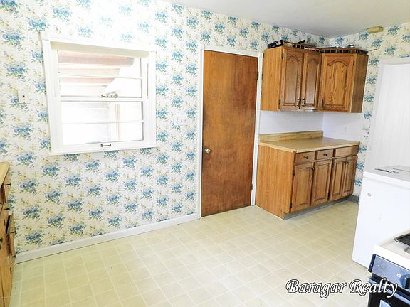 5th image of 411 Lincoln St