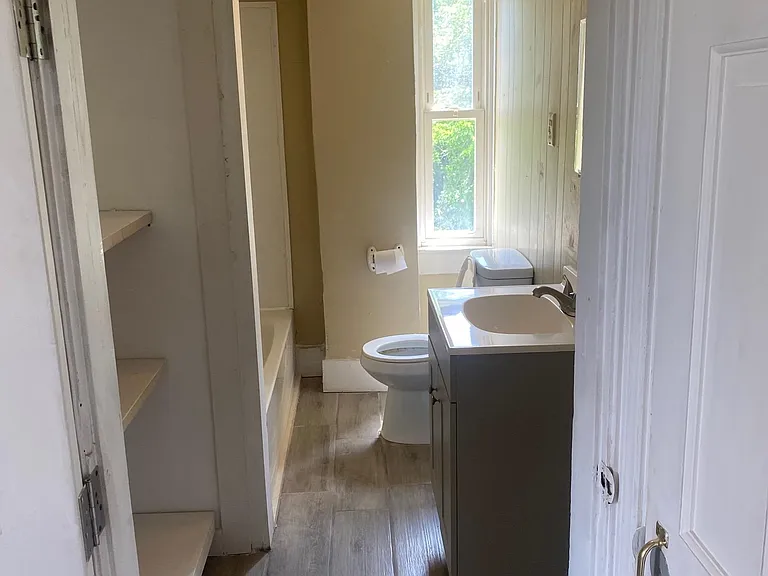 50 Adelaide Ave #3 — Photo 12