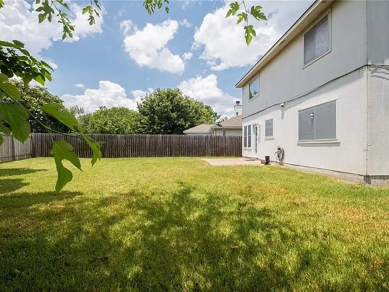 1709 Royal Ascot Dr — Photo 25