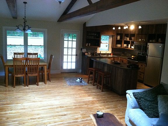 3rd image of 28 Emilys Ln