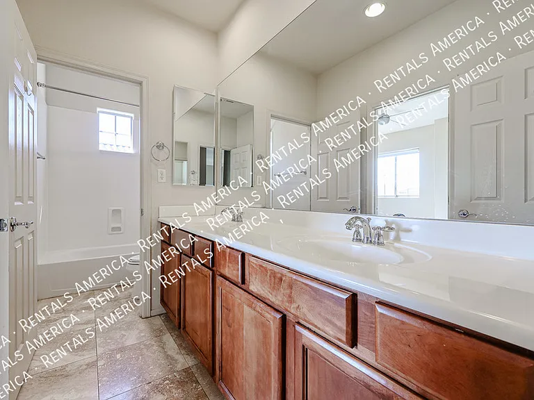 3966 E Crest Ln — Photo 22