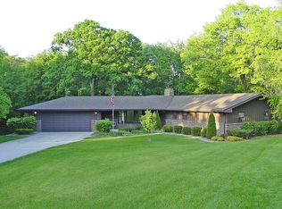 32 Oak Ct, Lemont, IL 60439