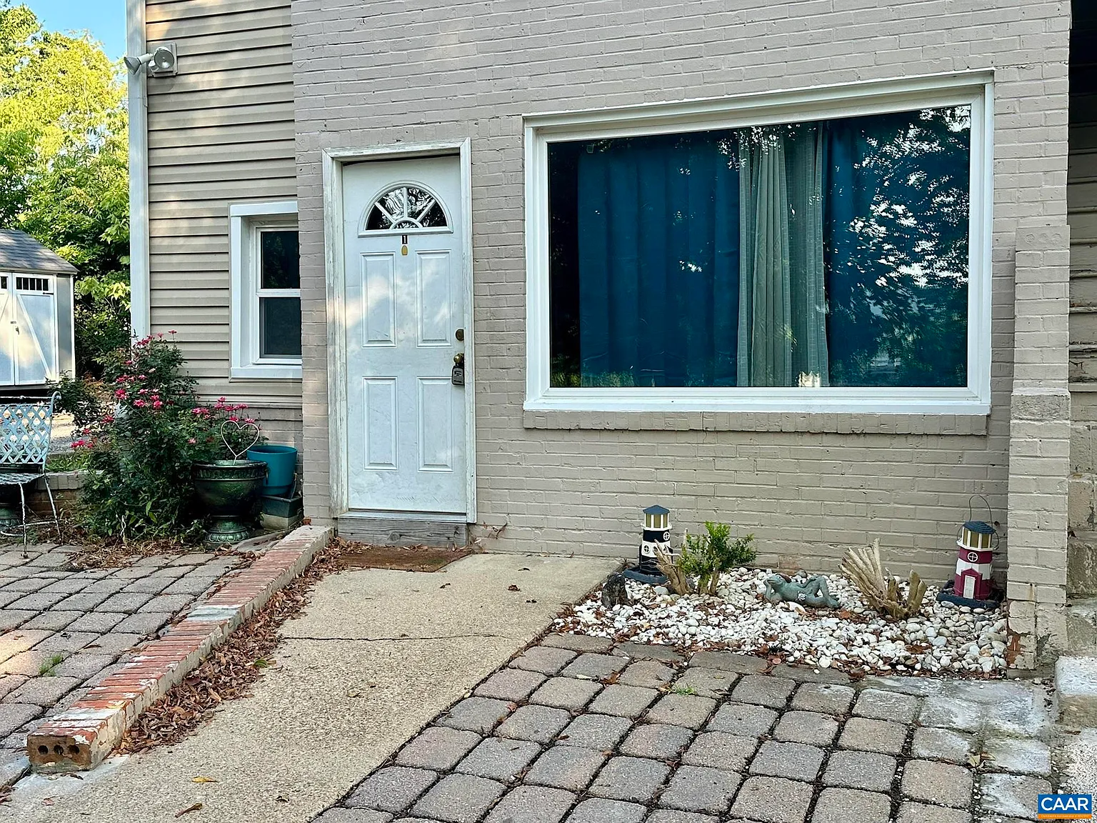 2 bed, 1.0 bath, 1189 sqft, $1,100 — Photo 3