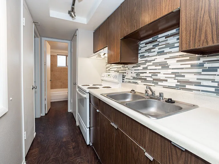 Dexter Street Apartments — Photo 5