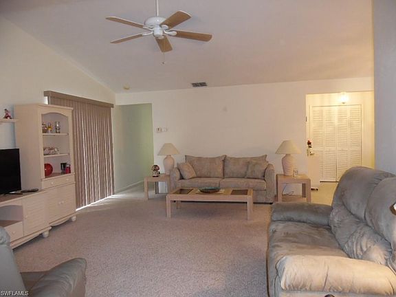 3rd image of 9773 Oakcrest Ct