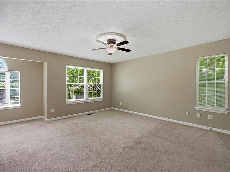 800 Revena Dr — Photo 17