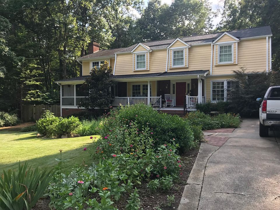 614 Churchill Dr. Lawn service included in rent.
