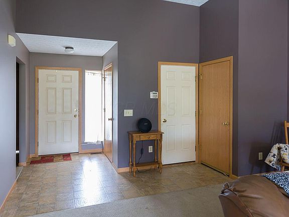 3rd image of 2082 Farmland Dr