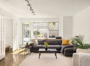 150 E 61st St APT 2A, New York, NY