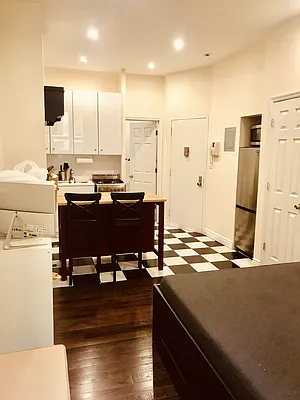 Rented by Real Broker NY LLC | media 22