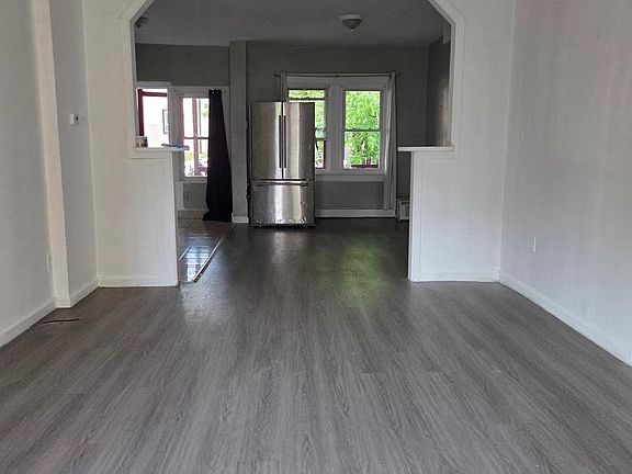 3rd image of 4225 Mill St