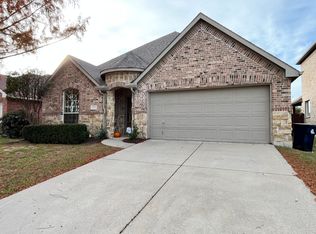 921 Raleigh Path Rd, Denton, TX 76208