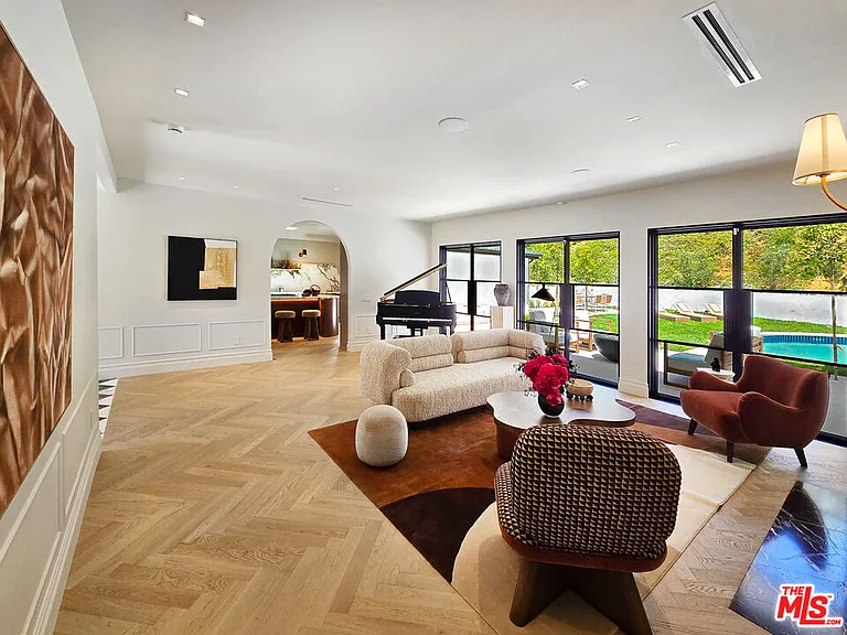 2288 Coldwater Canyon Dr — Photo 19