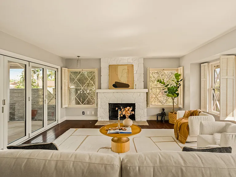 6213 S Corning Ave — Photo 5