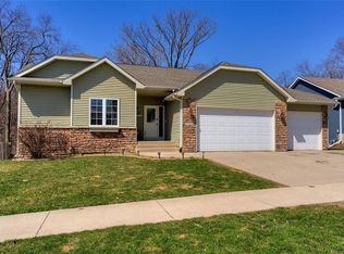 5280 Jordan Blvd, Pleasant Hill, IA 50327