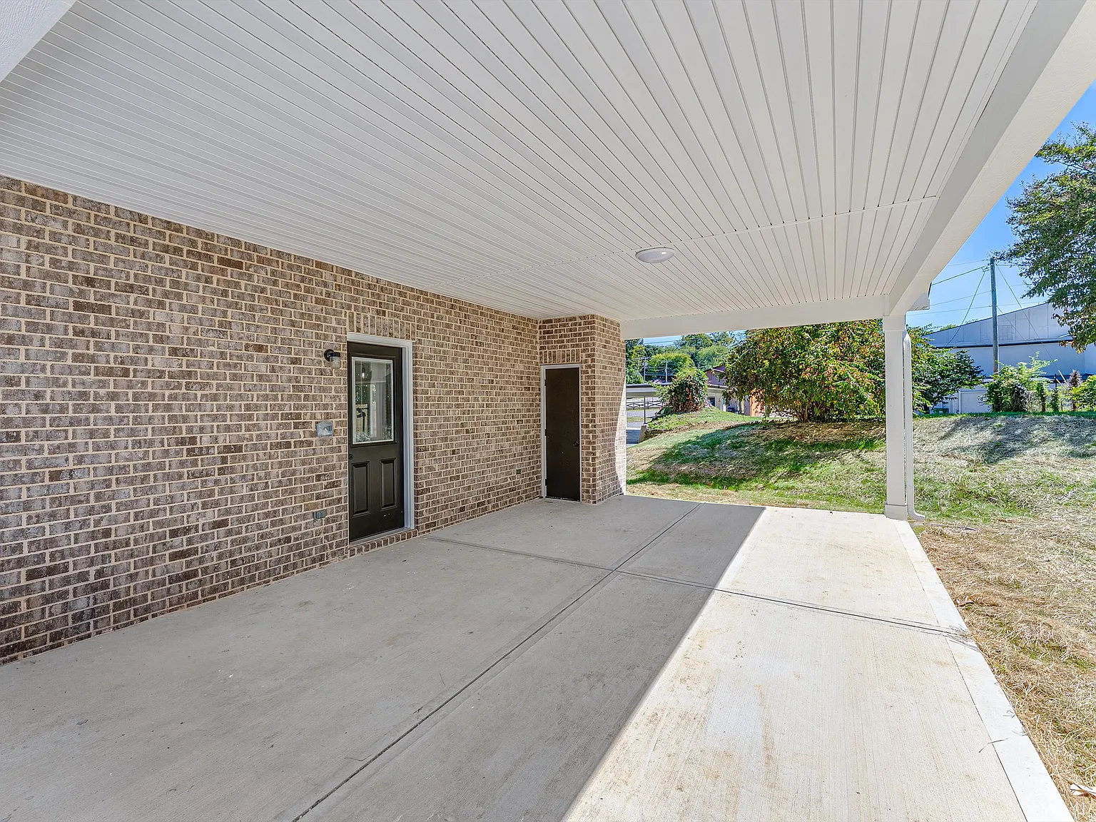 3 bed, 1364 sqft, $2,400 — Photo 4