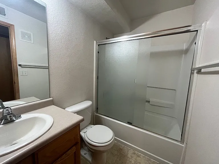 1221 University Ave #D-201 — Photo 10