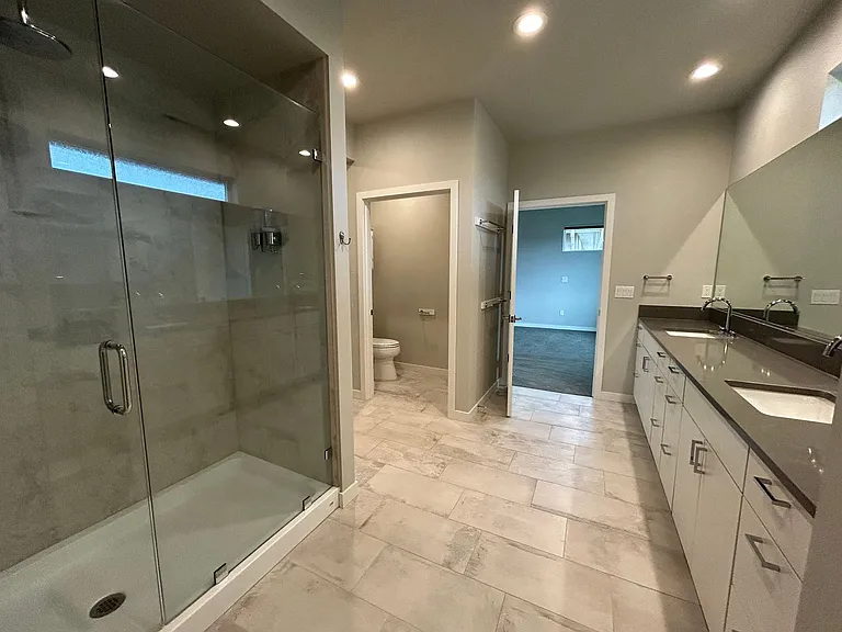 304 E Stanford Ave — Photo 14