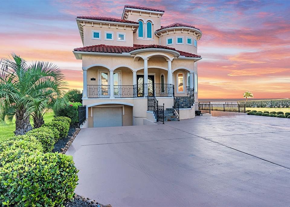1st image of 514 Villa Dr