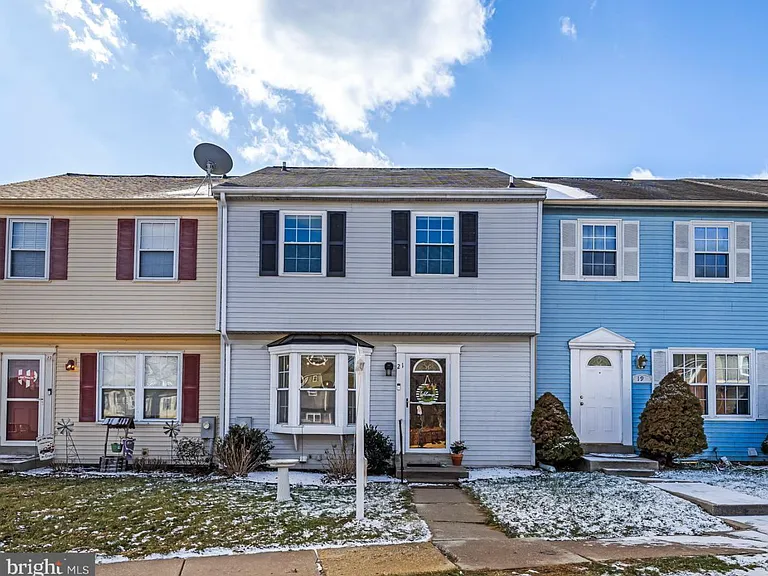 21 Sandstone Ct — Photo 2