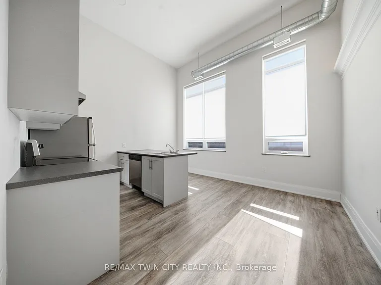 11 Queen St #303 — Photo 2