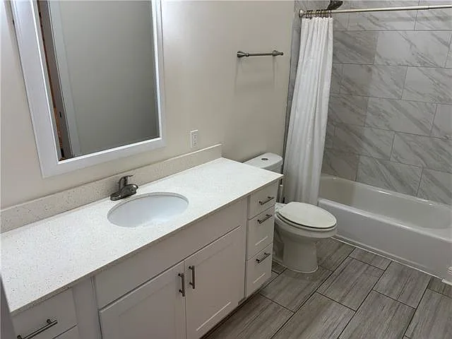 229 N Peters St #302 — Photo 10