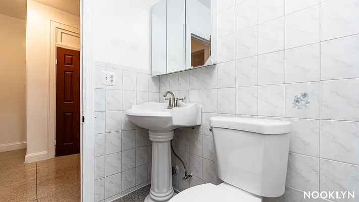 Rented by Nooklyn NYC LLC | media 7
