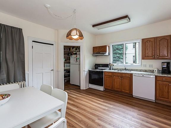 4th image of 27 Parsons St #27