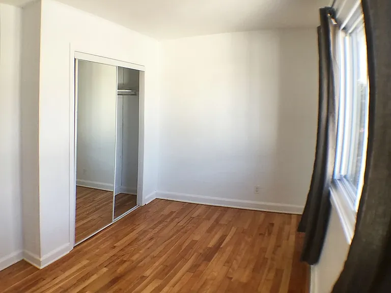 158 Meadowlands Dr W — Photo 14