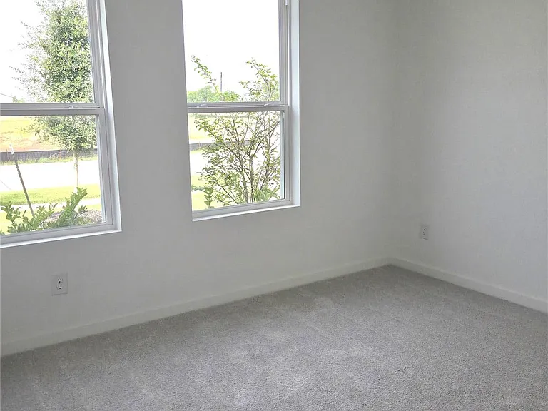 6511 Silver Emperor Ln — Photo 13