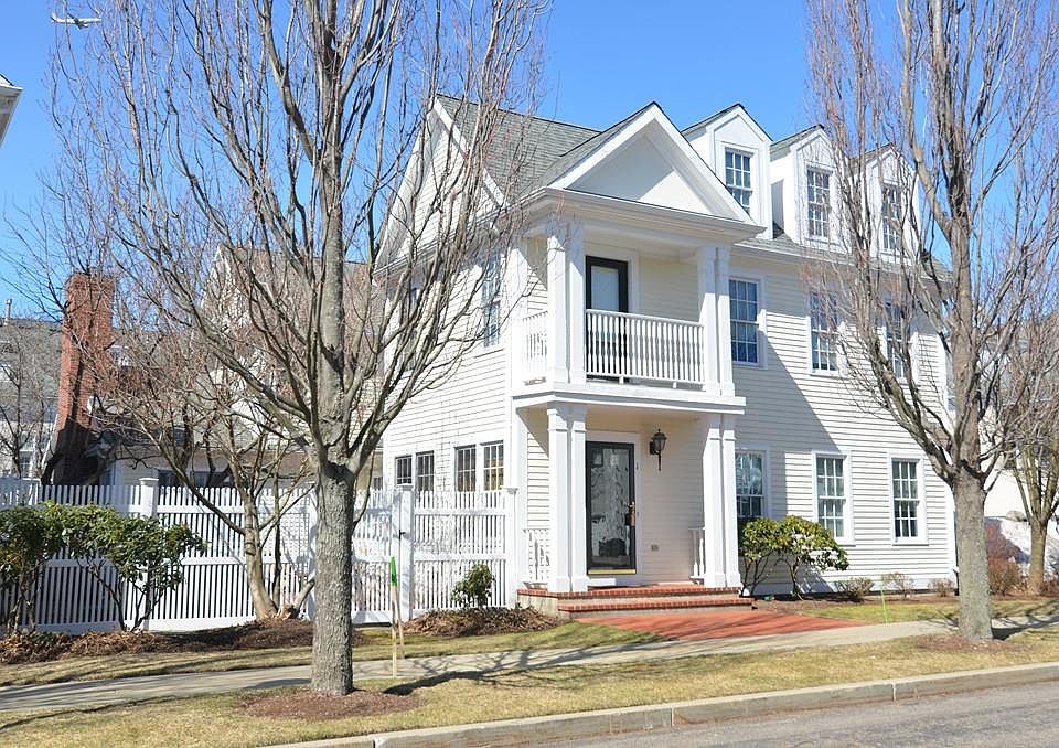 1st image of 1 Hutchinson Ln #1