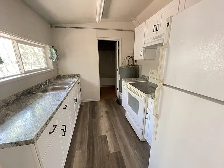 3561 Parkway #B — Photo 1