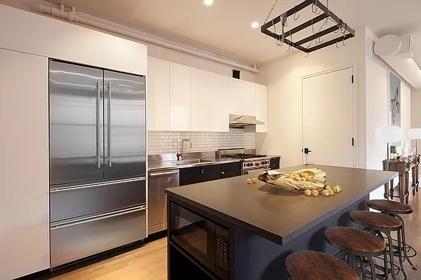 Sold by Compass | media 20