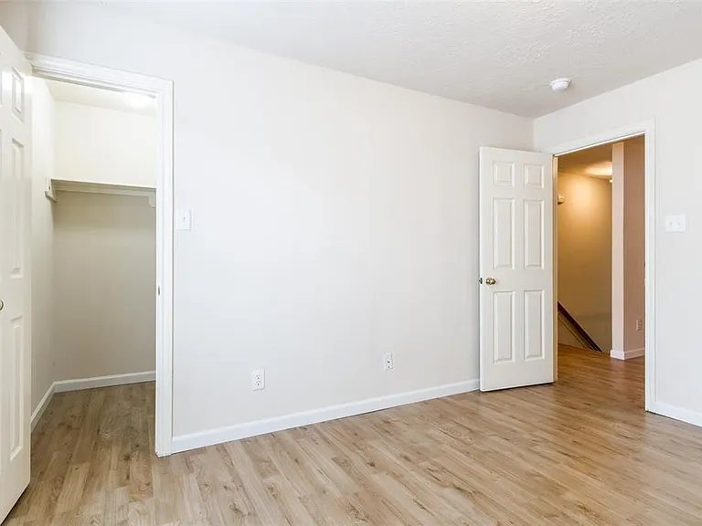 1138 Evandale Ln — Photo 23