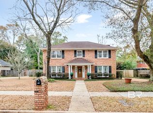 813 Regents Dr E, Mobile, AL 36609