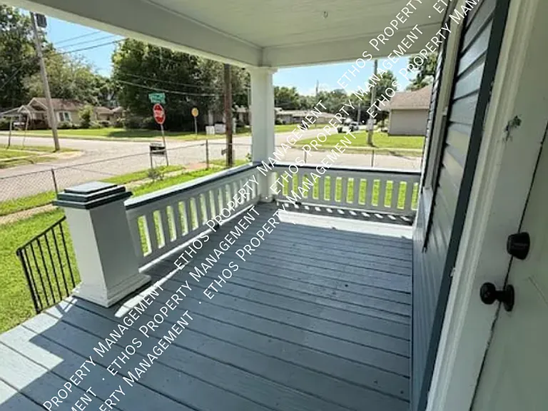 1461 E Cairo St — Photo 14